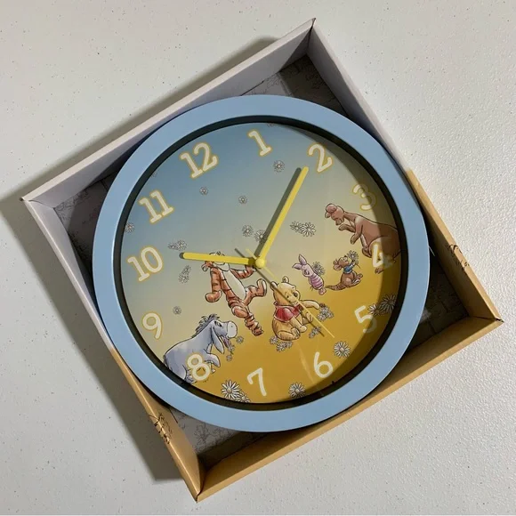 Disney Winnie The Pooh Analog Wall Clock-NIB - Picture 3 of 5